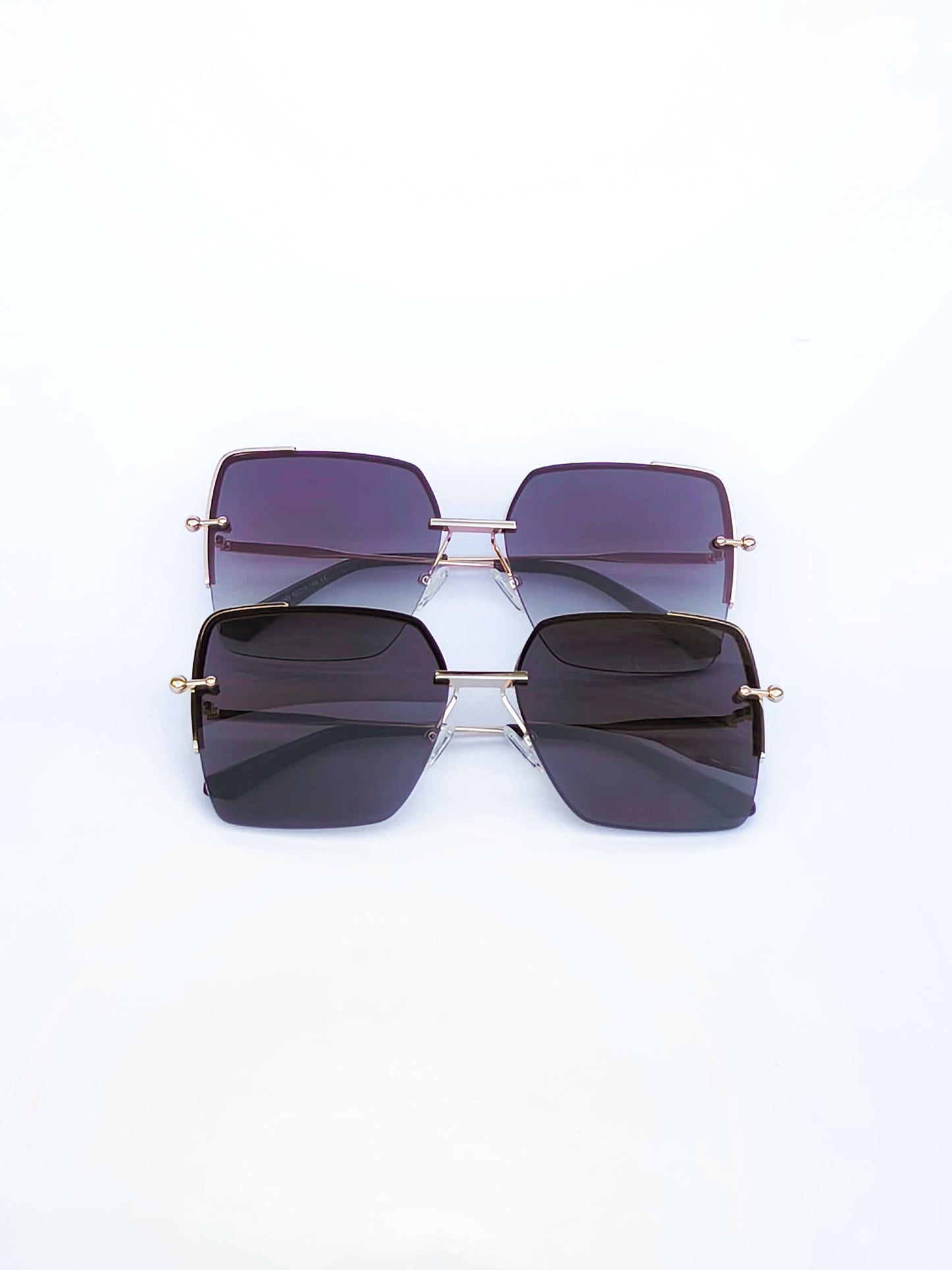 Morado y negro