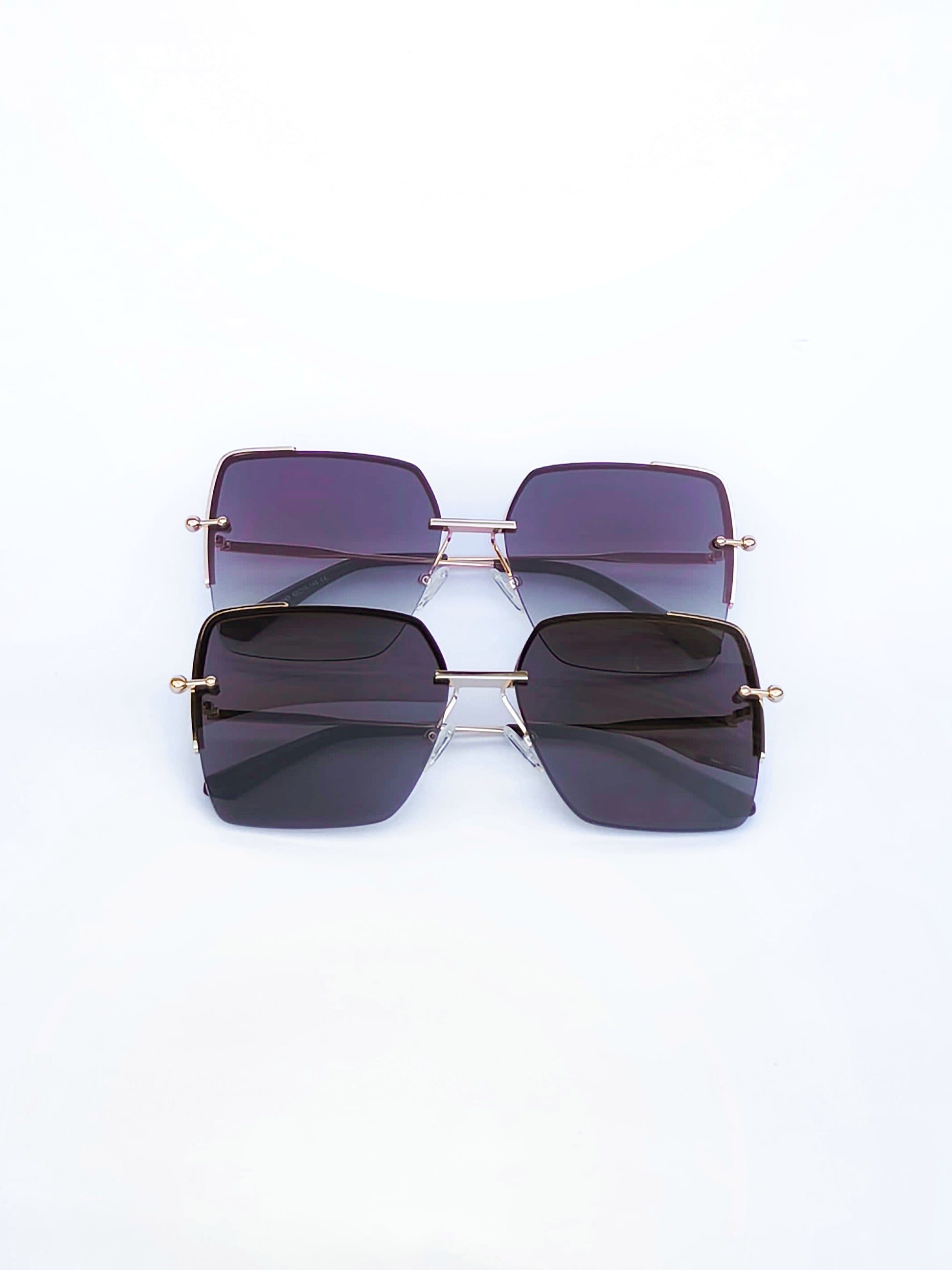 Morado y negro